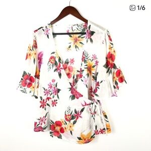 LAST CHANCE …..Old Navy Floral Linen Wrap Blouse